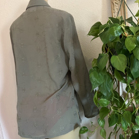 Blouse Villager a Liz Claiborne Company Green Polyester Embroidery floral design - Picture 7 of 10